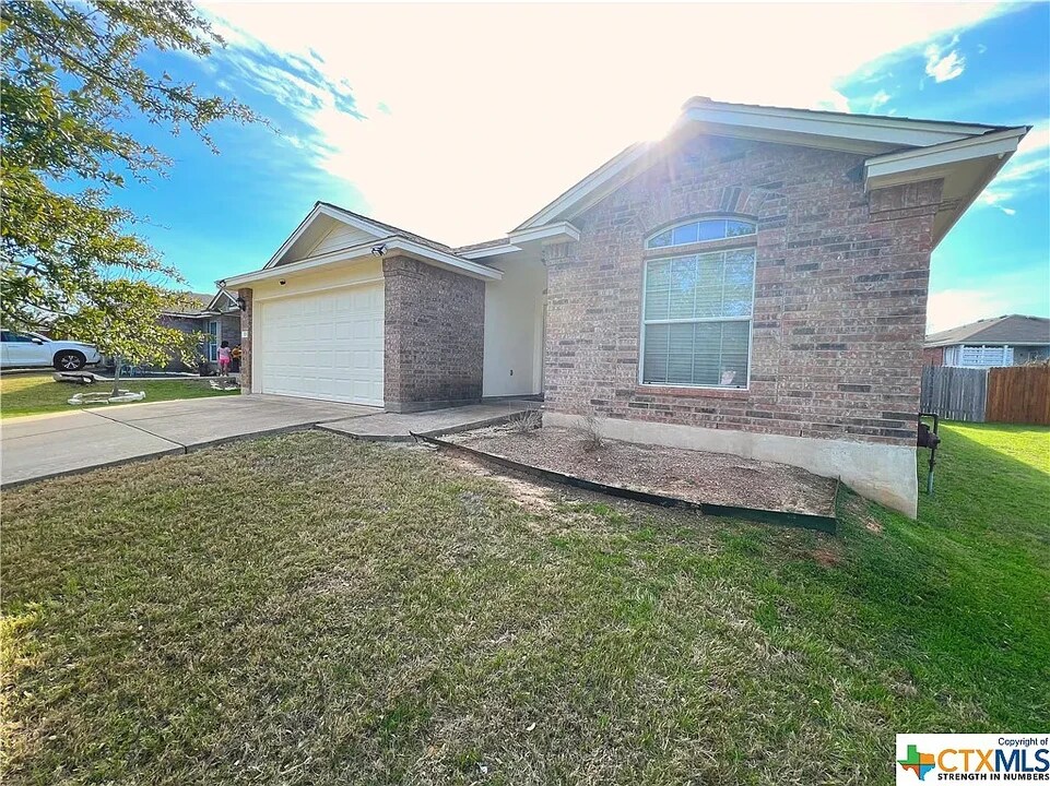1119 Burgess Dr in Leander, TX - Building Photo