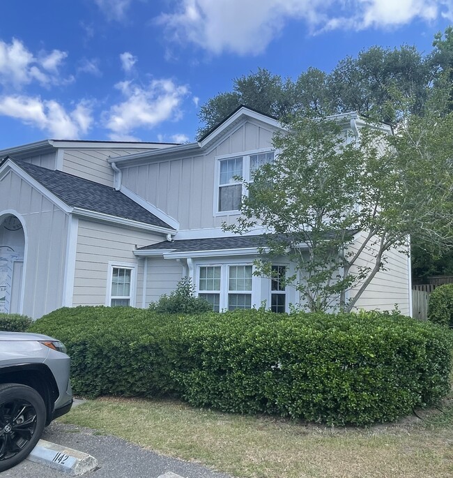 property at 1142 Monaco Dr