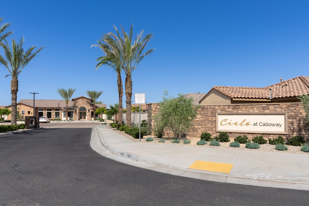 Cielo at Calloway in Bakersfield, CA - Foto de edificio