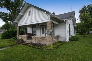 821 S Anna Lee Ln in Bloomington, IN - Building Photo