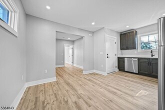 100 Kansas St in Hackensack, NJ - Building Photo - Building Photo