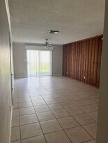 2325 W Pensacola St in Tallahassee, FL - Building Photo