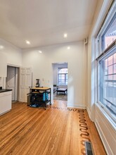 165 W Menomonee St in Chicago, IL - Building Photo - Building Photo