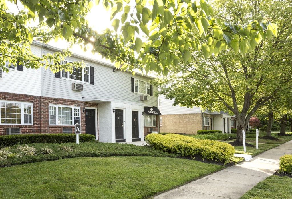 Madison Court Apartments in Williamstown NJ ApartmentHomeLiving com Madison Court Apartments in Williamstown NJ ApartmentHomeLiving com