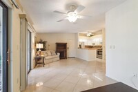 9398 S Belfort Cir, Unit 204 in Tamarac, FL - Foto de edificio - Building Photo