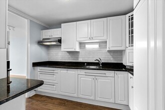 1660 N La Salle Dr, Unit 1608 in Chicago, IL - Building Photo - Building Photo