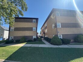 12747 S Hoyne Ave in Blue Island, IL - Building Photo