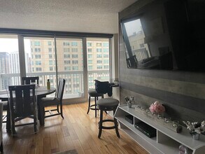 545 N Dearborn St, Unit 2201 in Chicago, IL - Building Photo - Building Photo