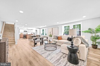 342 E Barnard St in West Chester, PA - Building Photo - Building Photo