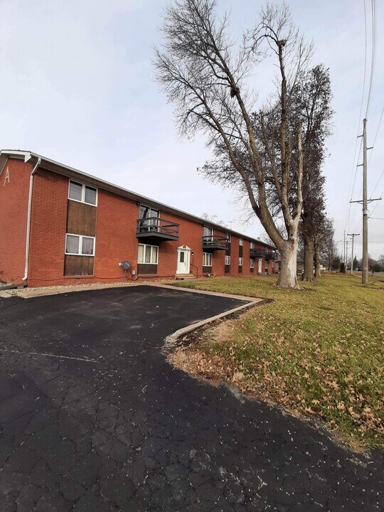 105 N Kelly St in Alexis, IL - Building Photo