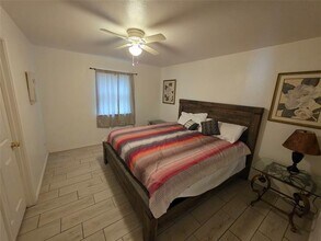 1124 Comanche Cove Dr in Granbury, TX - Building Photo - Building Photo