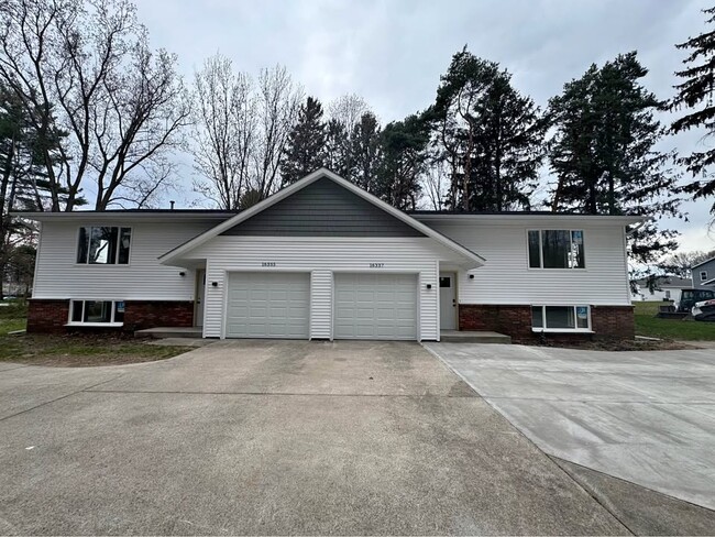 16335 Comstock St, Unit 16335 in Grand Haven, MI - Building Photo - Building Photo