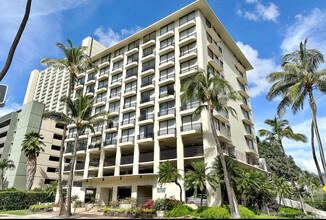 440 Seaside Ave, Unit 808 in Honolulu, HI - Building Photo - Building Photo