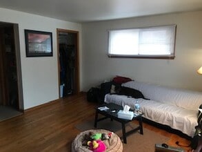 2400 S 92nd St, Unit 3 in West Allis, WI - Building Photo - Building Photo