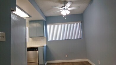 4130 Manhattan Beach Blvd, Unit D in Lawndale, CA - Building Photo - Building Photo