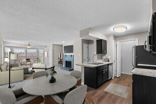 Willowbend in Town and Country, MO - Building Photo