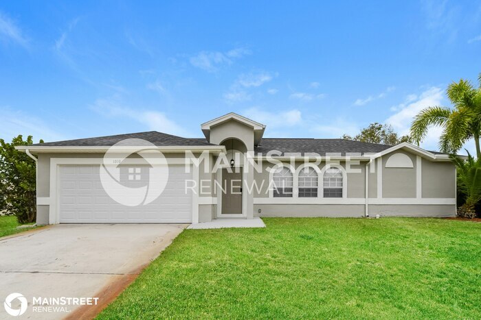 1010 Edward Ave in Lehigh Acres, FL - Building Photo