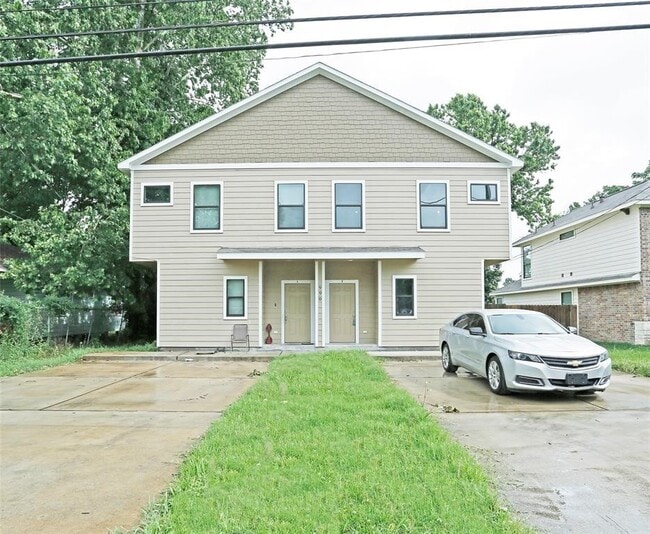 property at 990 Grenshaw St