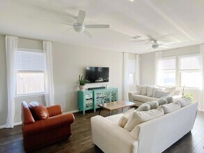 168 Shearwater Ln in Leander, TX - Building Photo - Building Photo