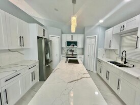 3933 SW Kakopo St in Port St. Lucie, FL - Building Photo