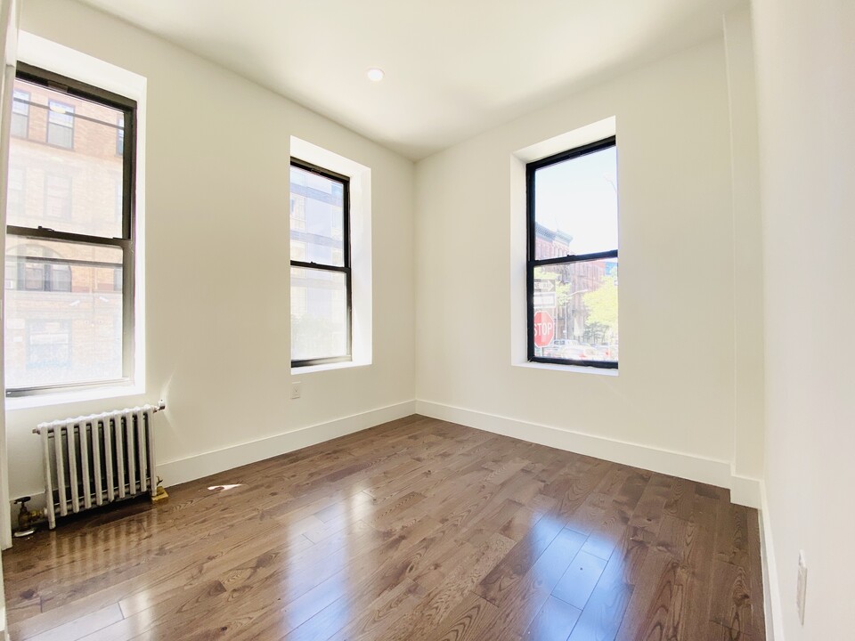 2 St Nicholas Ter in New York, NY - Building Photo