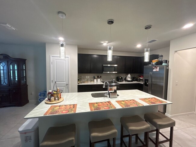 1261 Regal King Dr in Kissimmee, FL - Building Photo - Building Photo