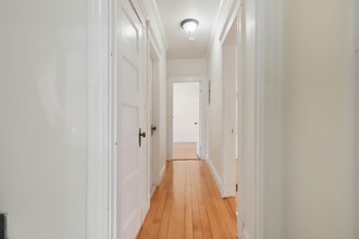 32 Walnut St in Arlington, MA - Building Photo - Building Photo