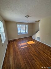 117 Dupont Pl in Bridgeport, CT - Building Photo - Building Photo