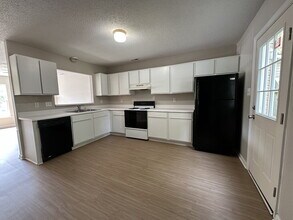 1059 W Pueblo Dr in Jacksonville, NC - Building Photo - Building Photo