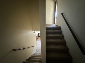 215 S 11th St in Shelton, WA - Building Photo - Building Photo