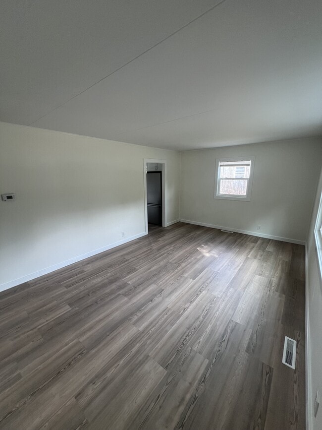 1303 E St Andrews Rd in Midland, MI - Building Photo - Building Photo