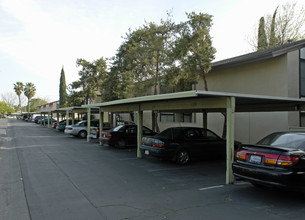 Sierra View in Fresno, CA - Foto de edificio - Building Photo