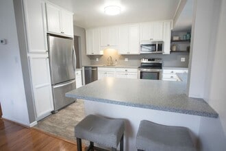 7125 Hanks Pl in Springfield, VA - Building Photo - Building Photo