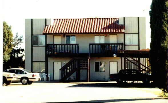 8601 C Ave in Hesperia, CA - Building Photo