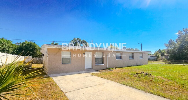 1332 Warrington Wy in Tampa, FL - Foto de edificio - Building Photo