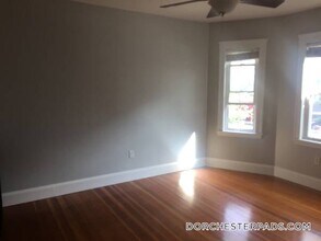 26 Roseclair St, Unit 2 in Boston, MA - Building Photo - Building Photo
