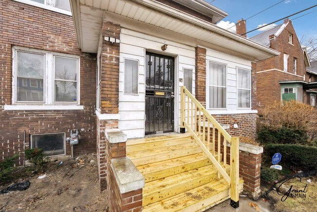 24 Tennyson St in Highland Park, MI - Building Photo - Building Photo