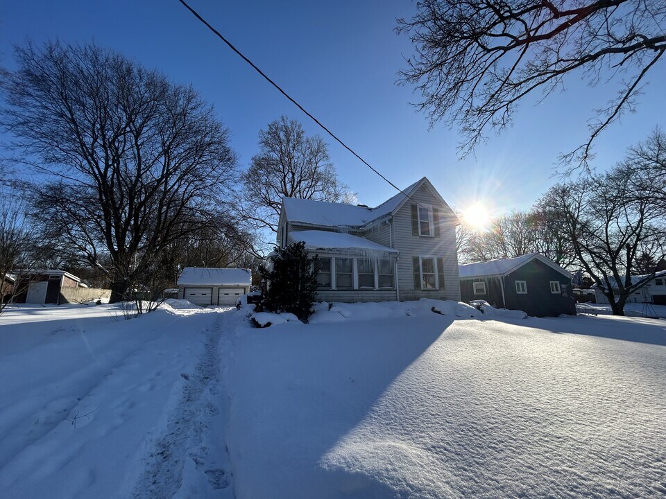 567 Britton Rd in Rochester, NY - Building Photo
