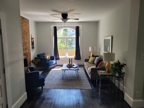 927 Oakwood Ave in Columbus, OH - Building Photo - Building Photo