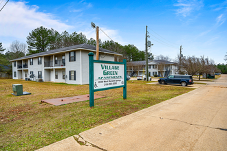 Village Green in Ruston, LA - Building Photo - Building Photo