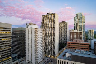 Calgary Place Apartments in Calgary, AB - Building Photo