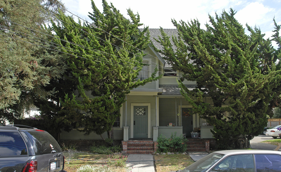 4022-4028 Canon Ave in Oakland, CA - Foto de edificio