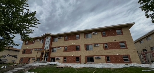 Mast Apartments I