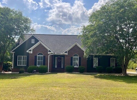 145 Longleaf Dr in Leesburg, GA - Building Photo