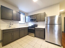 493 Martin Luther King Jr Dr, Unit 5