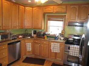 82 Wheatland St, Unit 2 in Somerville, MA - Building Photo - Building Photo