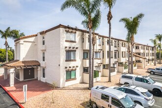 Vista Oceana in San Clemente, CA - Foto de edificio - Primary Photo