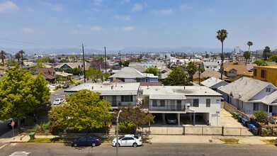 3215 W 18th St in Los Angeles, CA - Building Photo - Building Photo