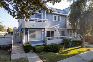 254 W Ash Ave in Burbank, CA - Building Photo