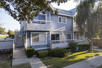 254 W Ash Ave in Burbank, CA - Building Photo - Primary Photo